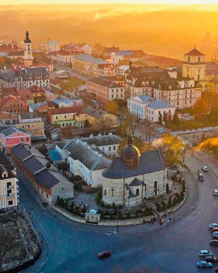 Квартира В Центрі Старого Міста З Окремим Входом Kamianets-Podilskyi Exterior photo